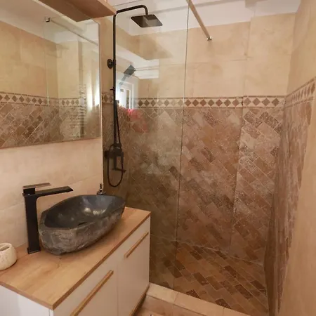 Bakuba - Pe Plaja Cu La Mare & Loc Parcare Gratis Navodari