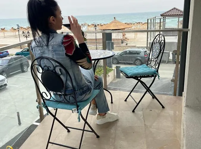 Apartment Bakuba - Pe Plaja Cu La Mare & Loc Parcare Gratis Năvodari